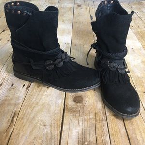 Musse and Cloud Anaeha boho boots. Size 9